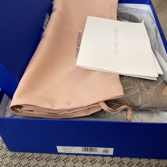 BRAND NEW Stuart Weitzman Blaire City Boot - Picture 7 of 7